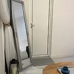 Pirotska Modern Room